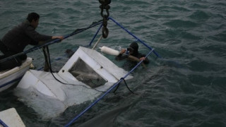 Βυθίστηκε σκάφος από την κακοκαιρία στη Νάουσα της Πάρου