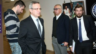 Αναμένοντας την απόφαση