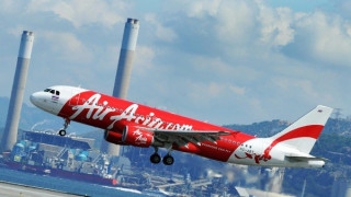 Αγνοείται αεροσκάφος της AirAsia με 162 επιβαίνοντες