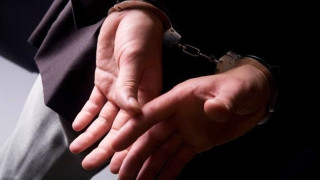 Σπείρα ανηλίκων λήστευε πεζούς και οδηγούς