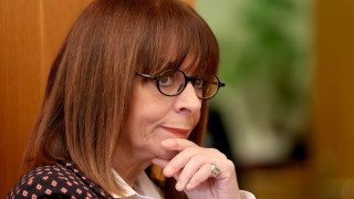 Ερευνα σε ύποπτο μηχανάκι έξω από το σπίτι της Σακελλαροπούλου