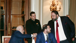 Η χειραψία Μαρινάκη-Μελισσανίδη παρά την παλιά κόντρα τους