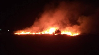 Φωτιά στην Πεντέλη: Δεκάδες σπίτια έχουν «παραδοθεί» στην πύρινη λαίλαπα