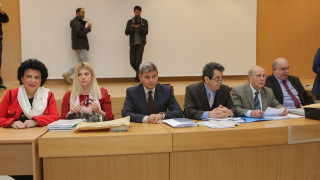 Φάνηκε πόσο αστεία είναι η ΕΕΑ μετά το δημόσιο στριπτίζ