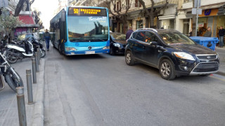 Ασυνείδητος οδηγός έκλεισε δρόμο στη Θεσσαλονίκη