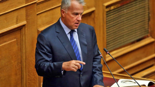 «Θερμή» υποδοχή σε Βορίδη από τους οπαδούς του ΠΑΟΚ στο Κιλκίς