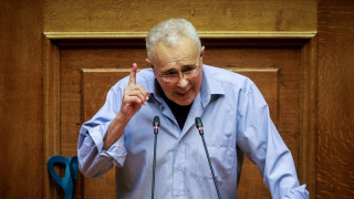 Ζουράρις για Τσιτσιπά: «Η εθνικότητα είναι πολιτιστικό φαινόμενο- Τρώει γύρο με τζατζίκι άρα είναι Ελληνας»