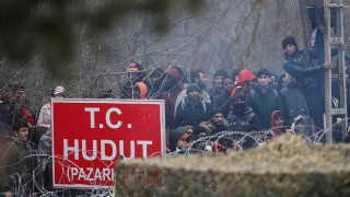 Οι μετανάστες επιστρέφουν στην Τουρκία κολυμπώντας