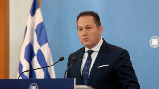 Πέτσας: «Κέντρα άμεσης επιστροφής μεταναστών σε Θεσσαλονίκη και Αθήνα»