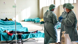 «Έξι στους δέκα πρέπει να «κολλήσουν» για να αποκτηθεί «ανοσία αγέλης»