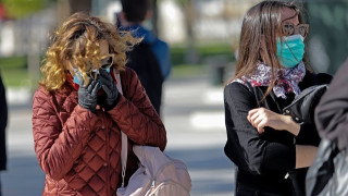 Νέα σκληρότερα μέτρα για τον κορωνοϊό μετά τον συνωστισμό στις καφετέριες