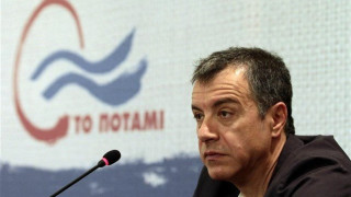 Θεοδωράκης: Δεν θα ρισκάρω την έξοδο της Ελλάδας από το ευρώ 