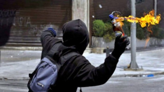 Μολότοφ σε λεωφορείο με οπαδούς του Άρη στα Κωνσταντινουπολίτικα