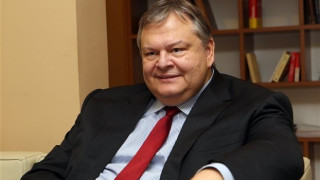 Βενιζέλος κατά Παπανδρέου: Από καπρίτσιο μας εμποδίζει να πάρουμε την 3η θέση