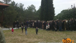 Ουρές προσκυνητών στον τάφο του Άγιου Παΐσιου (ΦΩΤΟΣ)