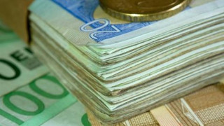 Πήρε στον τάφο του 300.000 ευρώ!