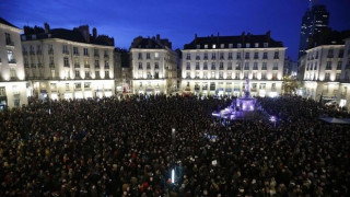 Χιλιάδες Ευρωπαίοι φώναξαν "Je Suis Charlie"
