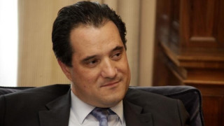 Ο Άδωνης και τα τρενάκια του μικρού Αλέξη! (video)