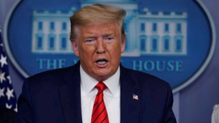 Τραμπ: «Σε δύο εβδομάδες οι θάνατοι πιθανόν να κορυφωθούν»