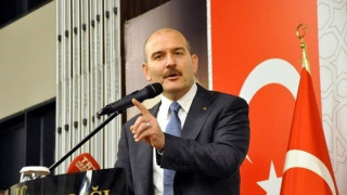 Τούρκος ΥΠΕΣ: «Βομβαρδίσαμε την Ελλάδα με σφαίρες και βόμβες αερίου»