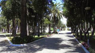 Οκτώ Αμερικανούς ξαπλωμένους στο γκαζόν εντόπισαν αστυνομικοί στο Μεσολόγγι