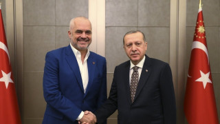 «Συμφωνία Ερντογάν-Ράμα για μεταφορά 30.000 προσφύγων-μεταναστών»