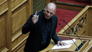 Απάντηση Βαρουφάκη στα περί σπασίματος της καραντίνας