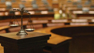 Σοβαρευθείτε. Θα εκτεθείτε…