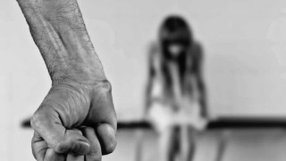 Κολωνός-Υπόθεση 12χρονης: Έρευνες για νέα θύματα του Μίχου