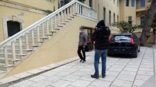 Απολογείται ο δάσκαλος που κατηγορείται για ασέλγεια σε 5 ανήλικους