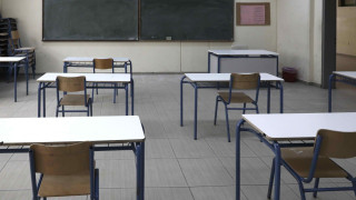 Πέτσας: «Κινούμαστε προς άνοιγμα των δημοτικών σχολείων»