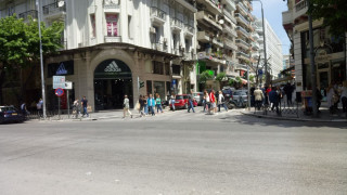 Μικρές ουρές στα πολυκατάστηματα, λογική η κίνηση στην αγορά