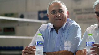 «Ας επιλέξει ο Δρακόπουλος τους συνεργάτες του»