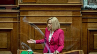 Σφοδρή επίθεση Γεννηματά κατά Πρετεντέρη για «σεξισμό»