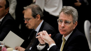 Οργισμένη ανακοίνωση της ρωσικής πρεσβείας κατά του Τζέφρι Πάιατ