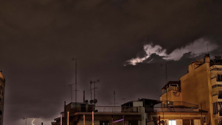 Ζητούν 4.000 από τον άντρα της γυναίκας που χτύπησε κεραυνός