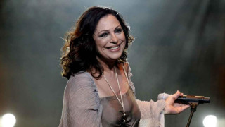 Χάρις Αλεξίου: Tραγούδησε έπειτα από 4 χρόνια για τον Λευτέρη Παπαδόπουλο (vid)