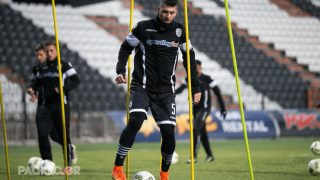 ΠΑΟΚτσήδικες βουτιές στην Χαλκιδική