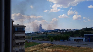 Φωτιά στον Εύοσμο, πίσω από τα κοιμητήρια