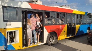 Χαμός σε λεωφορείο του ΟΑΣΘ-Οδηγός και επιβάτης πιάστηκαν στα χέρια για τη... μάσκα