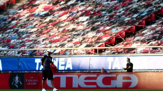 Ο γνωστός εμετός: Συνθήματα «Βούλγαροι» έξω από τη «Θύρα 7»