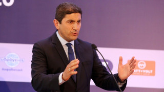 Δεν άφησε τίποτα όρθιο ο Αυγενάκης