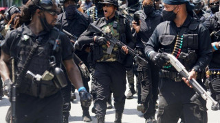 ΗΠΑ: Ένοπλοι διαδηλωτές απαιτούν δικαιοσύνη!