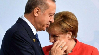 Επικοινωνία Μέρκελ-Ερντογάν και καμία αναφορά σε Ελλάδα