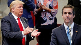 Τόεν κατά Τράμπ: Τα «χρυσά ντους», οι «απάτες» και τα ψέματα στη Μελάνια