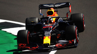 Ρεσιτάλ από Φερστάπεν και Red Bull στο Σίλβερστοουν