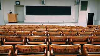 Πώς ο κορωνοϊός έφερε τα πάνω – κάτω στην ανώτατη εκπαίδευση