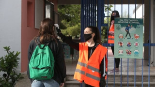 Εκ περιτροπής διδασκαλία στα σχολεία με μάσκες!