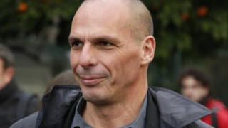 Βαρουφάκης: Δε θα αυξηθεί ο ΦΠΑ σε νησιά-τουρισμό, φάρμακα, τρόφιμα