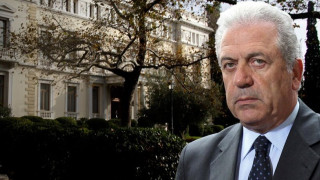 Ο Δημήτρης Αβραμόπουλος υποψήφιος Πρόεδρος της Δημοκρατίας